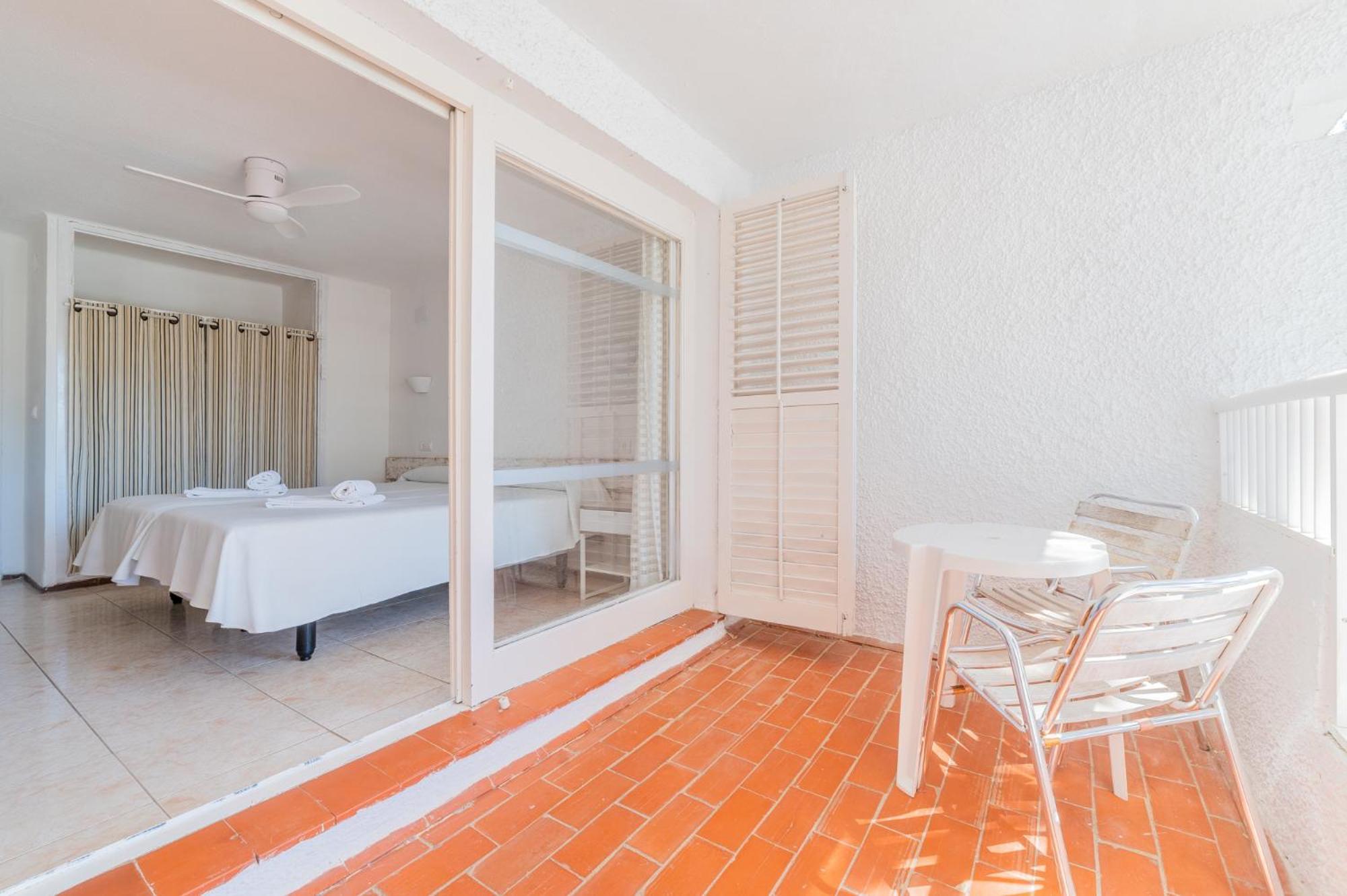 Atlas Apartments Ibiza Santa Eularia des Riu Exteriör bild