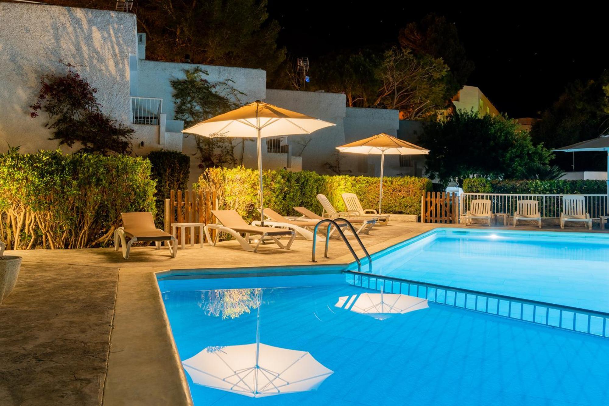 Atlas Apartments Ibiza Santa Eularia des Riu Exteriör bild
