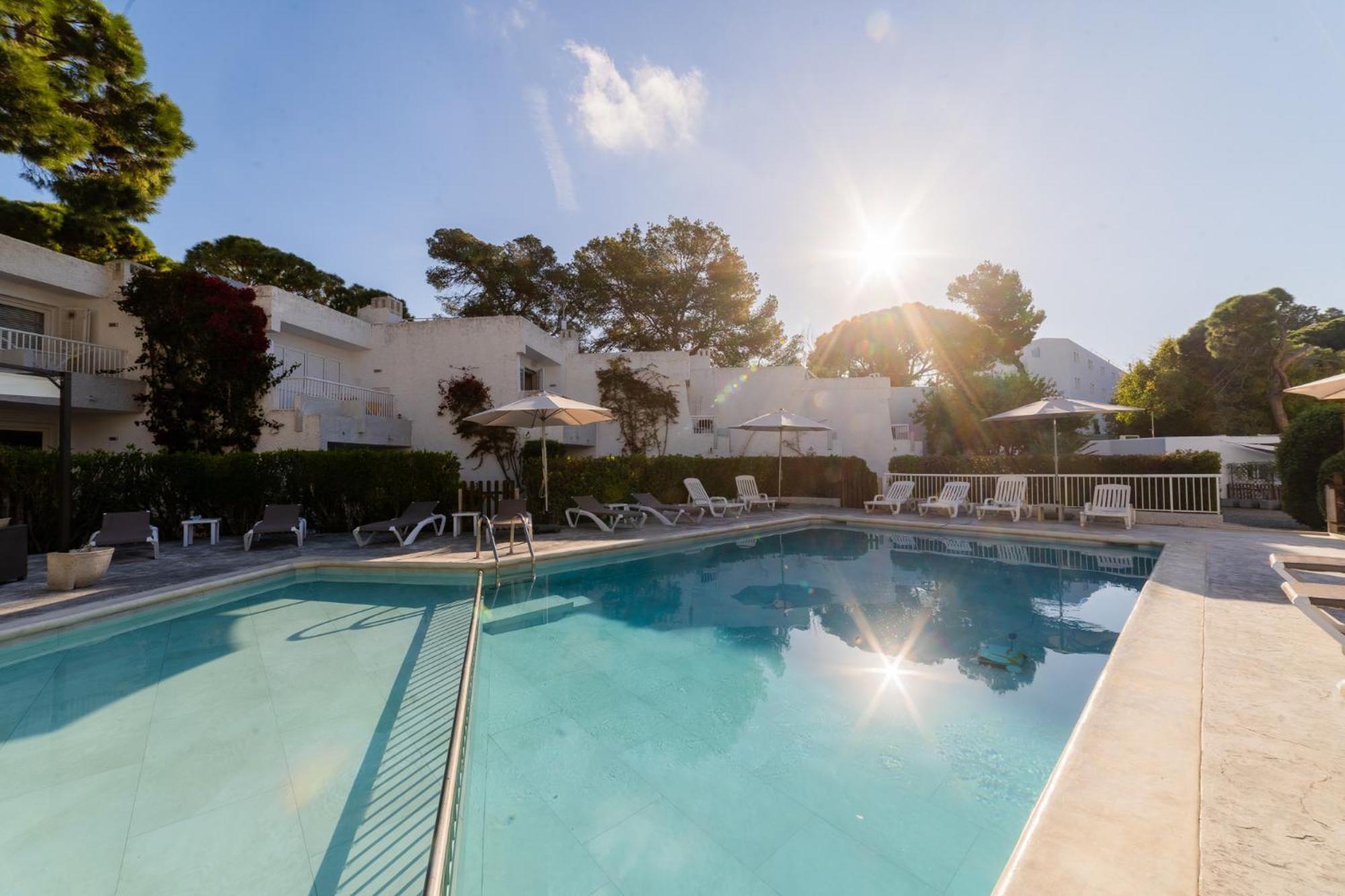 Atlas Apartments Ibiza Santa Eularia des Riu Exteriör bild